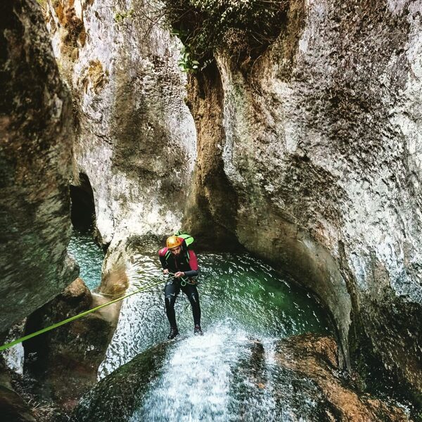 CANYONING DESCENSO DE BARRANCOS